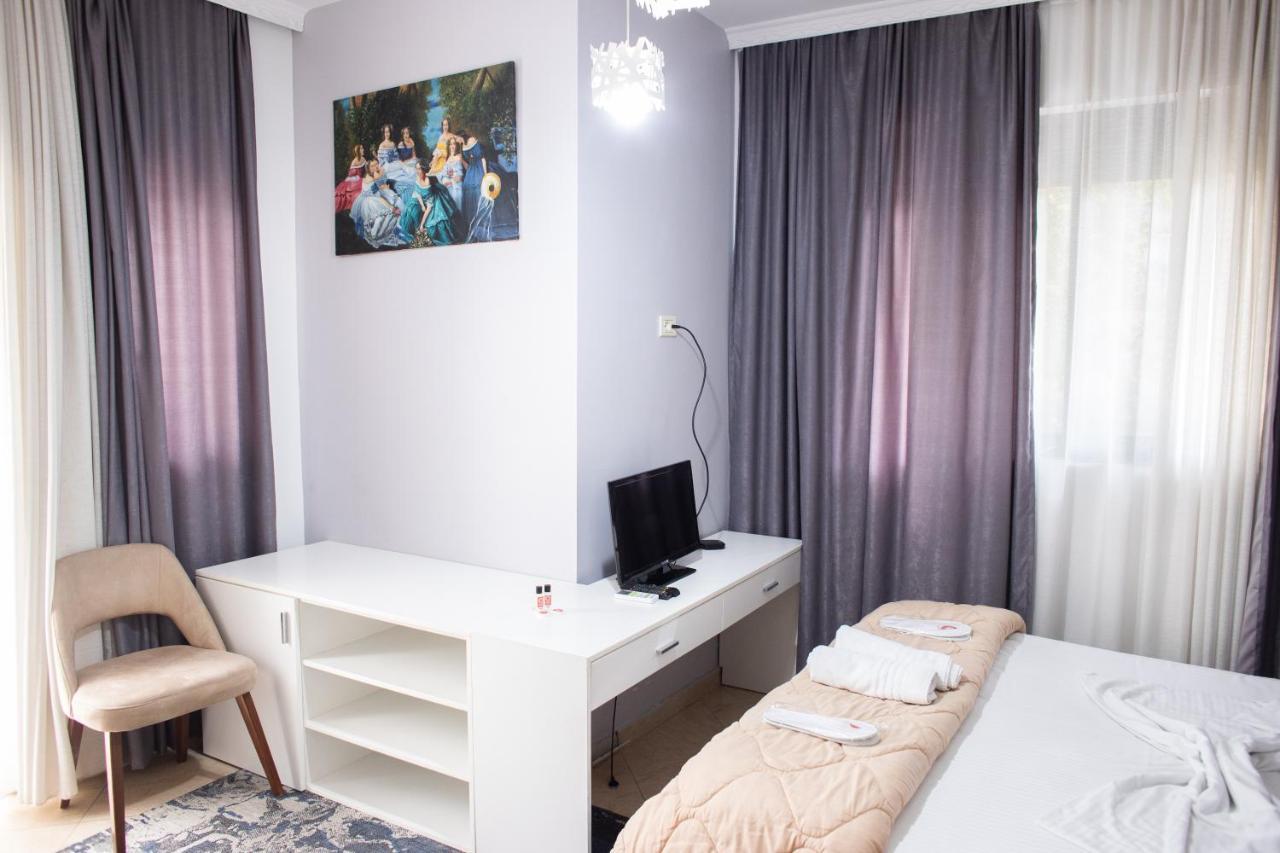 Vila Sanremo Tirana Bagian luar foto