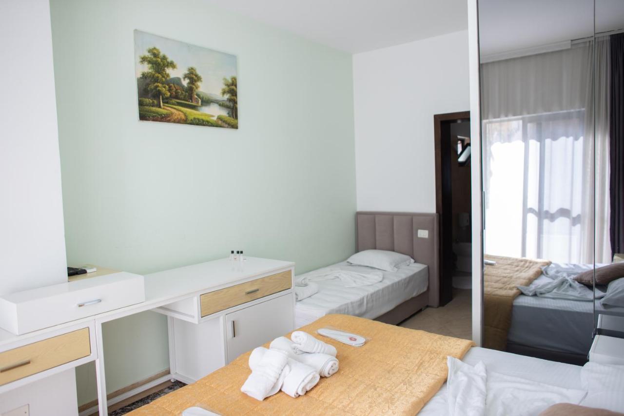 Vila Sanremo Tirana Bagian luar foto