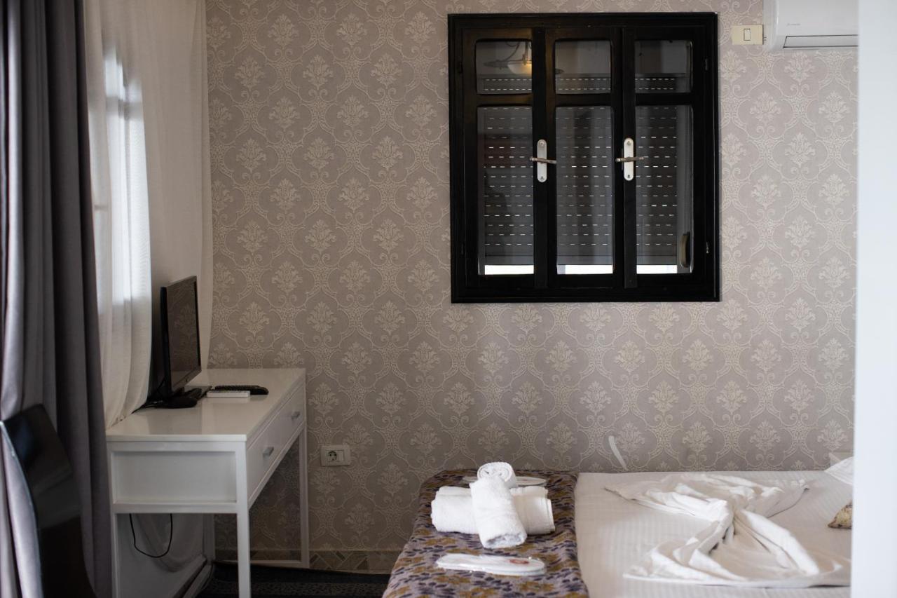 Vila Sanremo Tirana Bagian luar foto